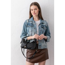 Paul Brand Nudea Yumuşak Deri Görünümlü Ayarlanabilir Askılı Kadın Siyah Baget Çapraz Çanta