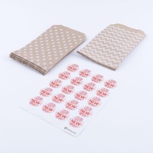 Ecovibe 20 Adet Puantiye ve Zikzak Desenli Kese Kağıdı (11X20 Cm) ve Kırmızı Happy New Year Stickerdan Oluş