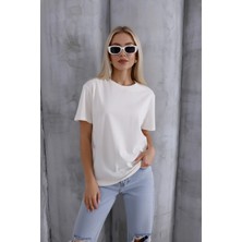 Kadın Ekru Yumuşak Dokulu Pamuklu Oversize Kalıp Bisiklet Yaka Basic T-Shirt
