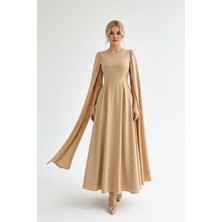 Kadın Pelerin Kollu Inci Detay Bel Kuşaklı Yuvarlak Yaka Krep Kumaş Elbise