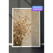 Zestia Beyaz Çerçeveli  Duvar Tablosu Kuru Papatyaların Sıcak Nostaljisi Nötr Ton Fotoğraf Salon Dekoru