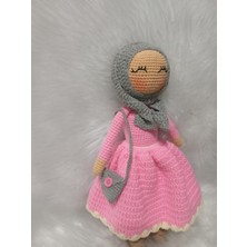 Pembe Neşeli Tesettürlü Amigurumi Örgü Oyuncak