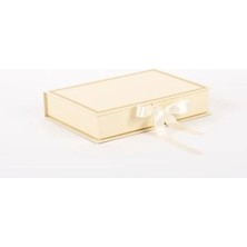 Esranın Dünyası Doğum Günü ve Özel Günler Için Lüks Karton Hediye Kutusu