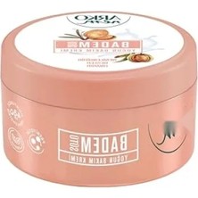 Esranın Dünyası Badem Sütü Içeren Yoğun Nem Bakım Kremi 250 ml