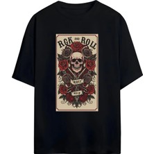 Von Labas Güller Açarken Bile Rock'n Roll: Kurukafa ve Kırmızı Gül Detaylı T-Shirt