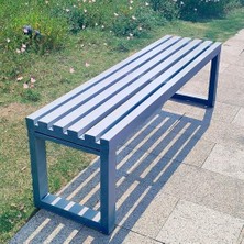 Nuvvo Bu Siyah Metal Bahçe Bankı 2 – 3 Kişi Için Yer Sunar, Hava Şartlarına Dayanıklı, Sırtsız Latalı Oturma Yüzeyi Vardır ve Teras, Park, Çim ve Garaj Için Mükemmel Şekilde Uygundur