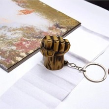 Famemus Accessory Metal Yumruk Tasarımlı Anahtarlık – Altın Renk..