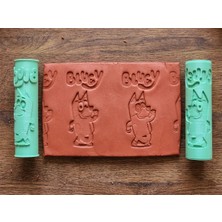 Atölye Dekupaj Model 081 - Bluey Deseni Deboss & Emboss İkili Set - Polimer Kil Seramik Çamuru Doku Oklavası