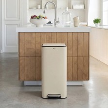 5 Five Simply Smart Delta 30 L Kare Pedallı Çöp Kovası Siyah,Yavaş Kapanma, Metal Gövde ,kolay Çıkarılabilir