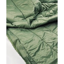 Kumaş Parça Yeşil Renkte Montluk Kapitone Kumaş 130X250CM