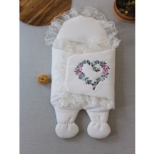 LTG Nova Yenidoğan Kapitone Anadolunun Kalbi Nakışlı Ayaklı Kız Erkek Bebek Battaniyesi Ekru