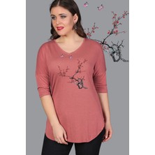 Curvy Trend Büyük Beden Sakura Baskılı Yarım Kol Yan Yırtmaç Bluz