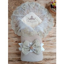 LTG Nova Yenidoğan Kuzulu Taç Nakış Güpürlü Fiyonklu Duvaklı Prizma Taş Uni Kundak Bebek Battaniyesi Bej