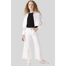 Waka Waka Kids Store Kız Çocuk Beyaz Denim Takım - Desenli Kısa Ceket ve Ispanyol Paça Pantolon Seti