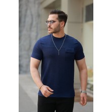 Erkek Cepli Kolyeli Kısa Kollu Örme Kumaş Tişört