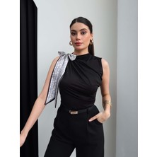 Esra Helvacı Omuz Fular Bağlamalı Bluz
