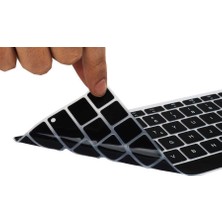 Apple Macbook 13.3' Pro 2022 M2 Uyumlu Zore Klavye Koruyucu Silikon Ped