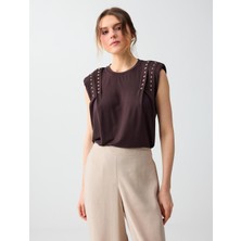 Jimmy Key Acı Kahve Yuvarlak Yaka Vatkalı Kolsuz Metal Detaylı Bluz