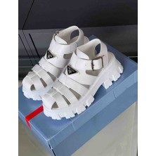 Evlium Prada Model Logolu Kadın Monolith Kafes Sandalet - Kalın Tırtıklı Tabanlı Yazlık Ayakkabı