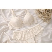 Ekru Dantel Detaylı Desteksiz Sütyen Takımı