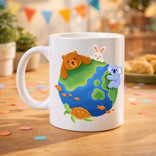 Fun And Market Buğz Dostluk Dünyası Desenli Porselen Kupa Model 74 – Sevimli Hayvanlar Temalı, Renkli ve Neşeli Tasarım
