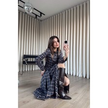 Sue Store Lacivert Kırmızı Ekoseli Oversize Kuşaklı Maxi Boy Elbise