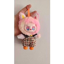 Famemus Accessory Elbiseli Labubu Peluş Oyuncak 17 cm Görseldeki Gibi Birebir Gelmektedir