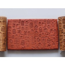 Atölye Dekupaj Model 152 -Hediyeler Deboss & Emboss İkili Set - Polimer Kil Seramik Çamuru Doku Oklavası