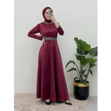 Moda Morfo Yakası ve Beli Taş Detaylı Saten Abiye -Bordo