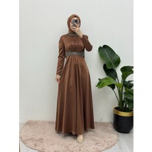 Moda Morfo Yakası ve Beli Taş Detaylı Saten Abiye -Kahve