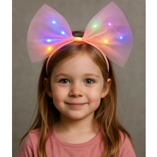 MiraLive Rengarenk LED Işıklı Fiyonk Şekilli Tül Parti Tacı Pembe Renk 25X25 cm