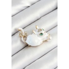 Youday Accessories Zirkon Taşlı Inci Detaylı Beyaz 3D Kedi Figürlü Gold Renk Kadın Broş