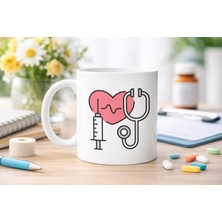 TeknoKapsül Temalı Porselen Kupa Model 170 – Stetoskop Şırınga Tasarımlı Kahve Kupası – Doktor V