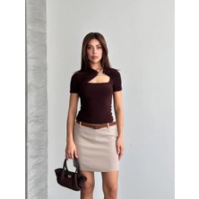 Shopping Shop Yakası Dekolte ve Toka Bluz KAHVE