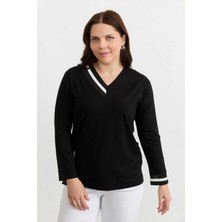 Selen Büyük Beden Beyaz Ribanalı V Yaka Penye Bluz  /  Siyah