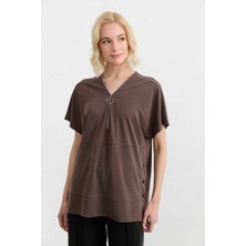 Selen Yanları Çıt Çıtlı Önü Yarım Fermuarlı Düşük Kol Bluz  /  Kahve