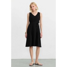 Selen Önü ve Arkası V Yandan Cepli Elbise  /  Siyah