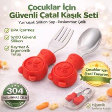 Jojobebek Kırmızı Renk Ayıcık Figürlü Premium Çocuk BPA Free Silikon Sap Paslanmaz Çelik Uçlu Çatal-Kaşık Set ve Saklama Kutusu 9+ Ay