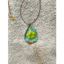 Epoksi Kolye - Turkuaz Epoksi, Sarı Papatya Detay, Zeytin Ahşap Kolye