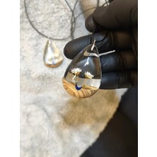 Epoksi Kolye - Şeffaf Epoksi, Beyaz Çiçek Detay, Zeytin Ahşap Kolye