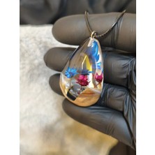 Epoksi Kolye - Şeffaf Epoksi, Mavi Kırmızı Çiçek Detay, Zeytin Ahşap Kolye