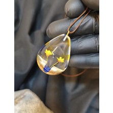 Epoksi Kolye - Şeffaf Epoksi, Sarı Çiçek Detay, Zeytin Ahşap Kolye