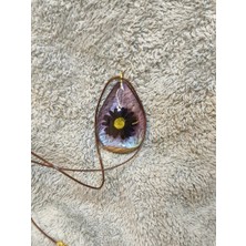 Epoksi Kolye - Mor Epoksi, Siyah Papatya Detay, Zeytin Ahşap Kolye