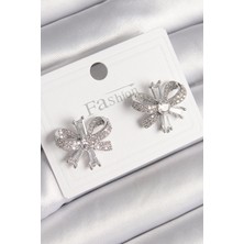 Pirinç Gümüş Renk Zirkon Taşlı Fiyonk Model Kadın Küpe - Lisinya