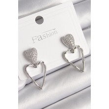 Pirinç Gümüş Renk Zirkon Taşlı Kalp Model Kadın Küpe - Lisinya