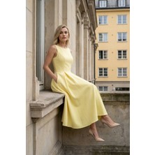 Trend Esinty Kadın Kolsuz Bisiklet Yaka Krep Dokulu Hürrem Kumaş Bele Oturan Midi Elbise