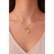 Karma Shop Çelik Incili Manolya Çiçeği ve Kelebek Detaylı Tasarım Kolye