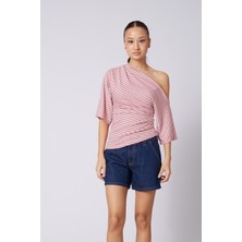 Nisan Triko Kayık Yaka Asimetrik Top