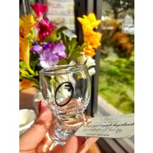 Satori Design O Harfli Papatyalı Mini Cam Kahve Yanı Kadehi – El Boyama Kişiye Özel Hediye (Luna)