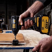 DX71.2 18 Volt 4.0AH Li-Ion Çift Akülü 215NM Kömürsüz Profesyonel Şarjlı Darbeli Tornavida